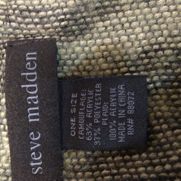 Steve Madden Infinity Scarf - Picture 5 of 8